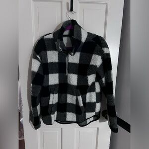 Old Navy pullover size S but fits M black and white plaid